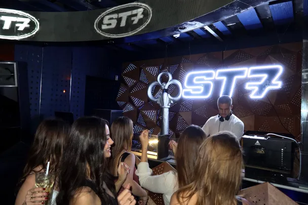 STUDIO 7 / ST7