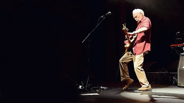 DAVE HOLE