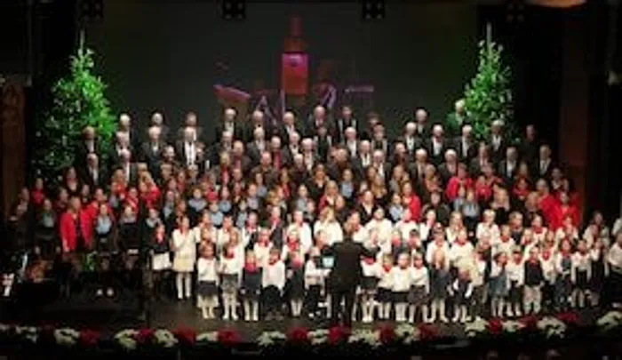 Weihnachtskonzert 1 - Helfen durch Musik und Gesang