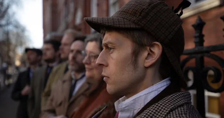 Adventures of the Improvised Sherlock Holmes