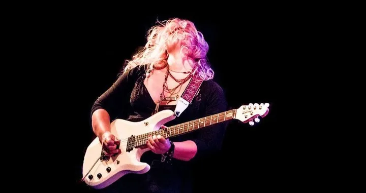 Chantel McGregor - Rock Guitarist and Singer-Songwriter