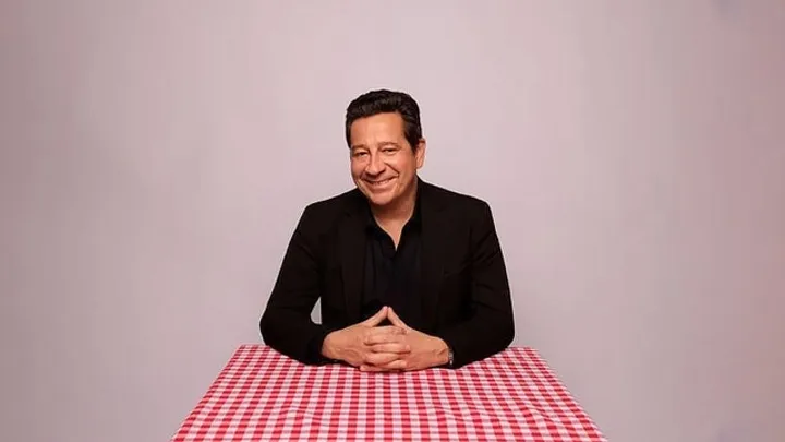Laurent Gerra "Se met à table !"
