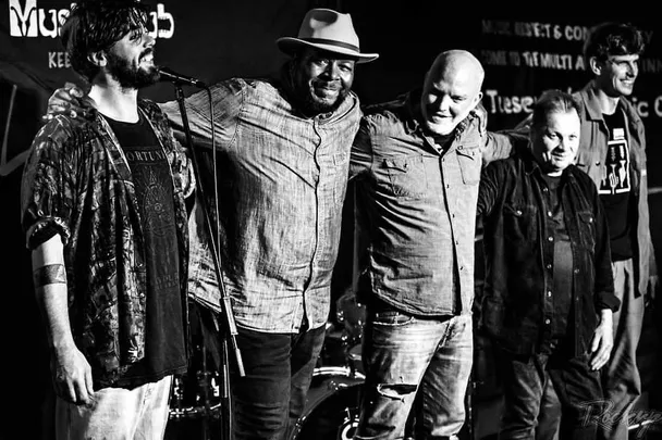 Kirris Riviere & The Delta du Bruit