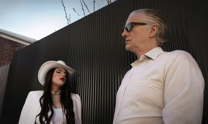 Mick Harvey & Amanda Acevedo: Stripped Back + Singing
