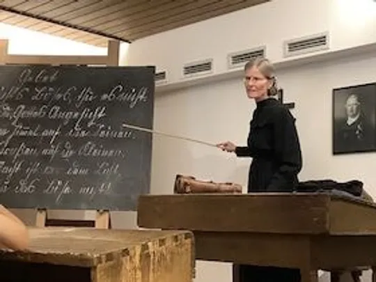 Kostümführung: Fräulein Elise – Lehrerin in der Dorfschule um 1850