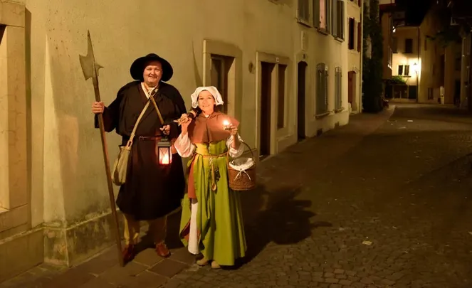 Mit Magd und Nachtwächter durch die nächtlichen Gassen