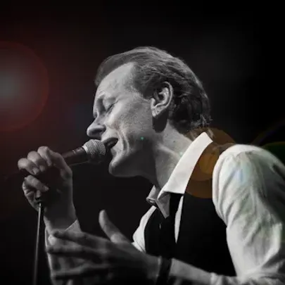 80 år med David Bowie:   the BOWIE tribute fejrer  ikonet på Islands Brygge