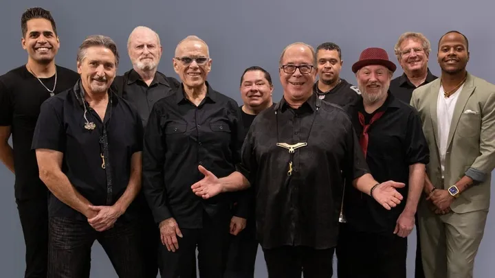 Tower Of Power: Holidays & Hits