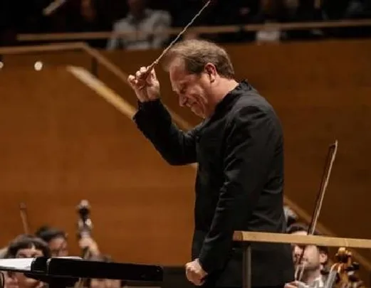 Casals segons Ginastera, el virtuosisme folk de Márquez, i la novena de Dvorák