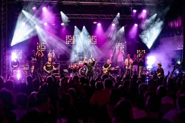 PHIL IT! - PHIL COLLINS & GENESIS TRIBUTE