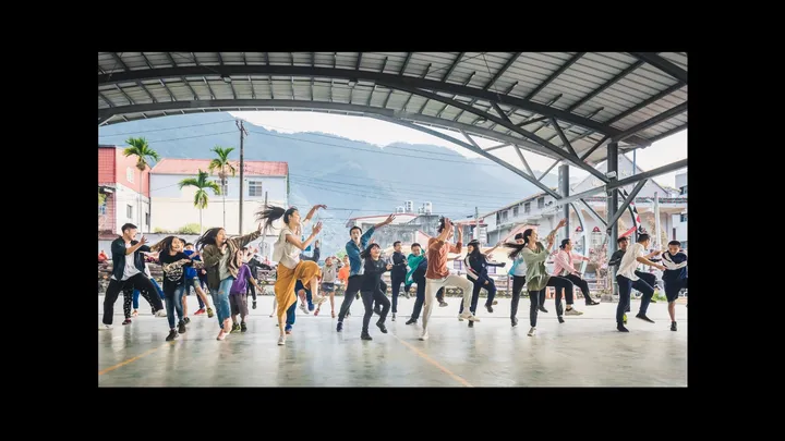 Everybody Dance Now: Tai Chi Dao Yin