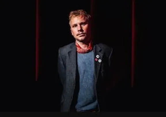 Robert Stadlober singt und liest Tucholsky