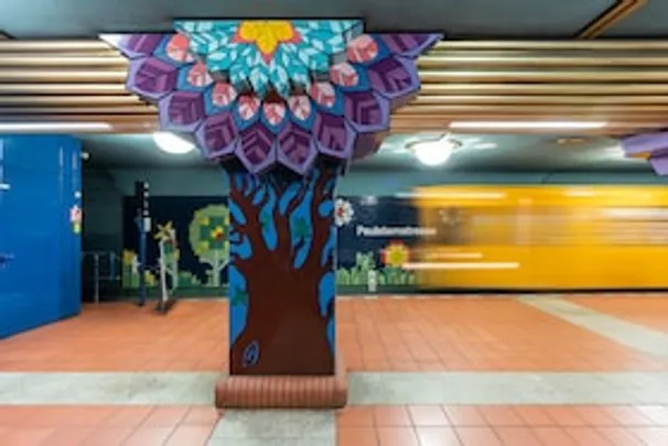 Jung, aber Denkmal: U-Bahn-Architektur
