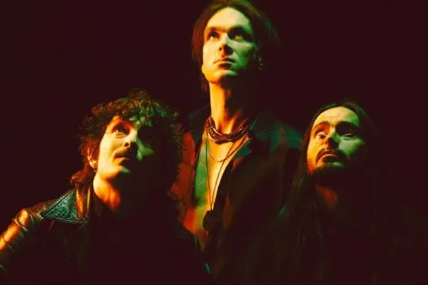 DIRTY SOUND MAGNET