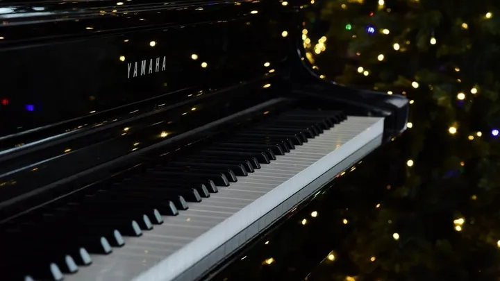 Charles Lewis Quintet +1: Holiday Jazz
