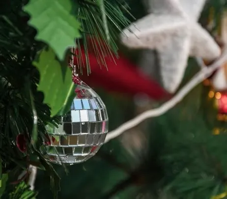 Rockin' Around The Christmas Tree