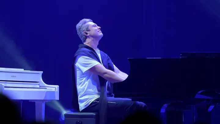 Євген ХМАРА «Piano терапія»