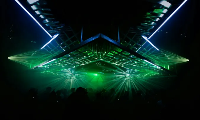 JUANY BRAVO (MAKE THE GIRLS DANCE), DAVID TORT + SPECIAL GUESTS