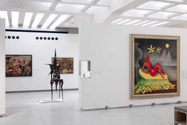 Očima kurátorů: Umělecké intervence ve stálé expozici Konec černobílé doby