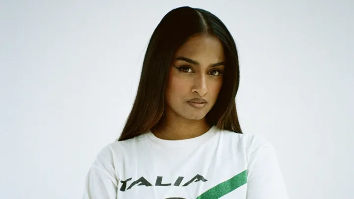 Priya Ragu [LIVE]