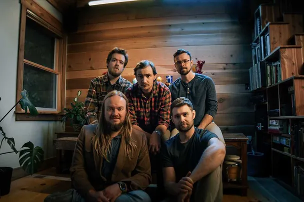TopHouse + special guest: Raynes