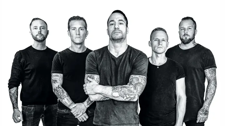 RAISED FIST + DROVER