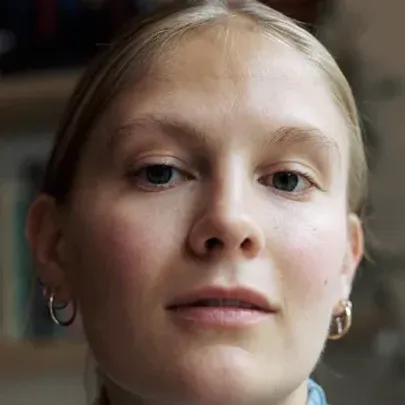 Emma Holten og Sine Plambech om Gæld