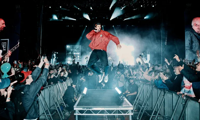 Kasabian: Matinee Live Performance
