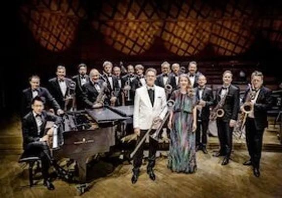 The World Famous GLENN MILLER ORCHESTRA directed by Uli Plettendorff - SWING FOREVER