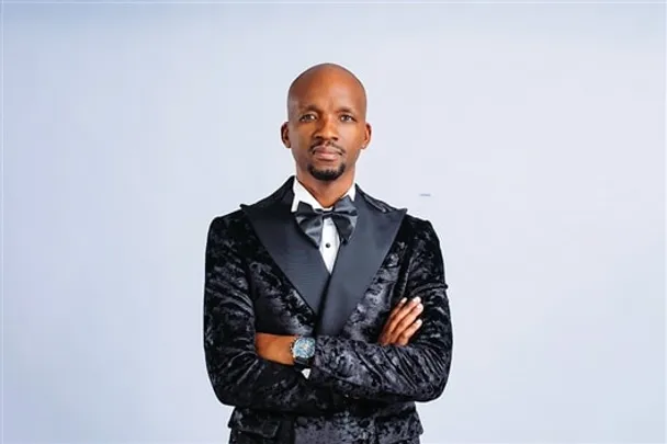 Praise Revival Live Recording V2: Lucas Maloma