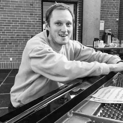 Rasmus Kjær Trio & OMRUM