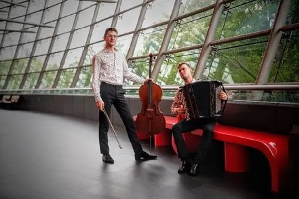 Duo Kiasma