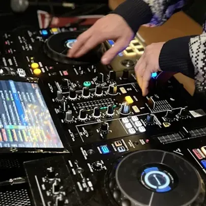 J-dag i BAR50 med DJ Niknags