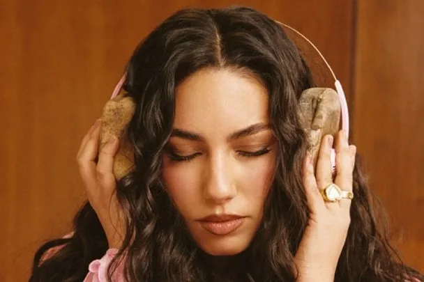MARÍA JOSÉ LLERGO