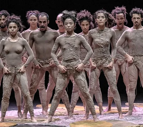 X BIENAL DE DANÇA | “Menos da Metade”