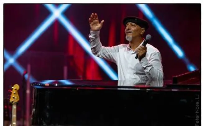 Imer Traja Brizani & Amala: Romski simfonični etno jazz