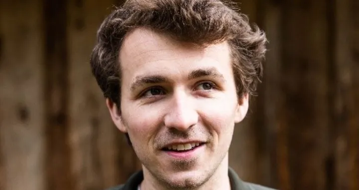 Luke Wallace live at Rosslyn Court