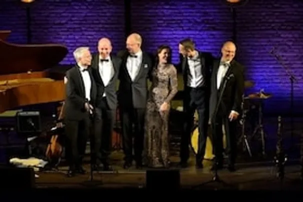 Chris Hopkins´ SWINGING CHRISTMAS - Deutsche und internationale Weihnachtslieder im swingend-eleganten Gewand
