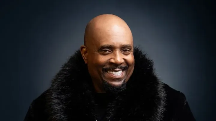 Arnez J.