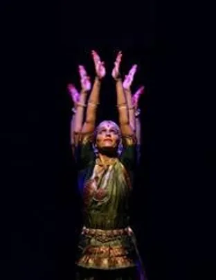 DIPAPRAKASHE – À LUZ DA LAMPARINA | Dança Bharata Natyam