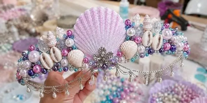Making Mermaid Crowns (With Ms Packer)