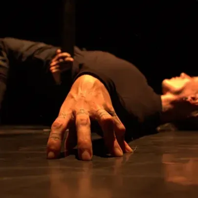 Kruskelusk - a non-verbal circus monologue