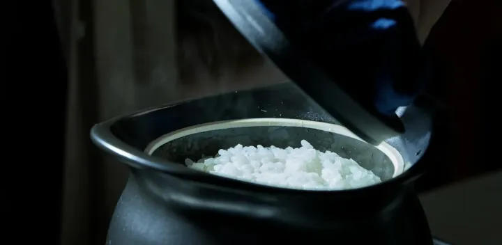 【炊き立てごはん・四日市】町工場が生んだ蓄熱鍋で“お米がご馳走に”！bestpotでつくる手軽＆絶品ランチツアー～蓄熱鍋で簡単調理！ツヤツヤ炊き立てごはんから、煮魚まで。炊き立てご飯とおかず3種のランチ、bestpot工場見学まで～