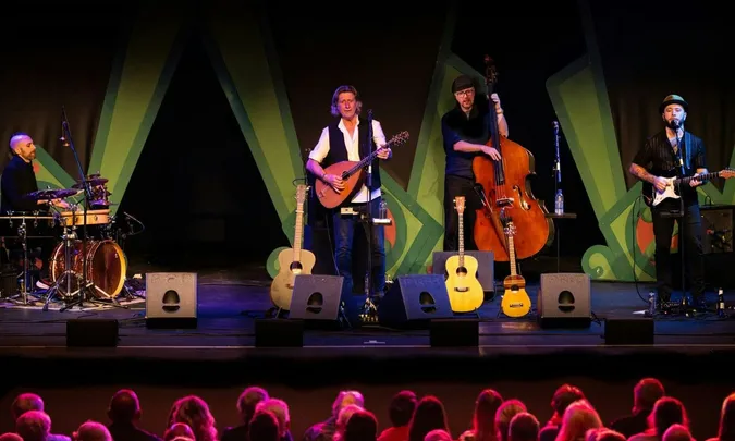 Steve Knightley & The Winter Yards Band