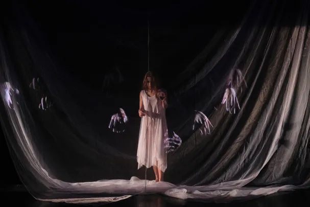 Mulher Luz, do Teatro de Marionetas do Porto