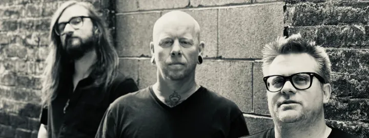 VALLEY OF THE SUN Support: SILVERSHIPS